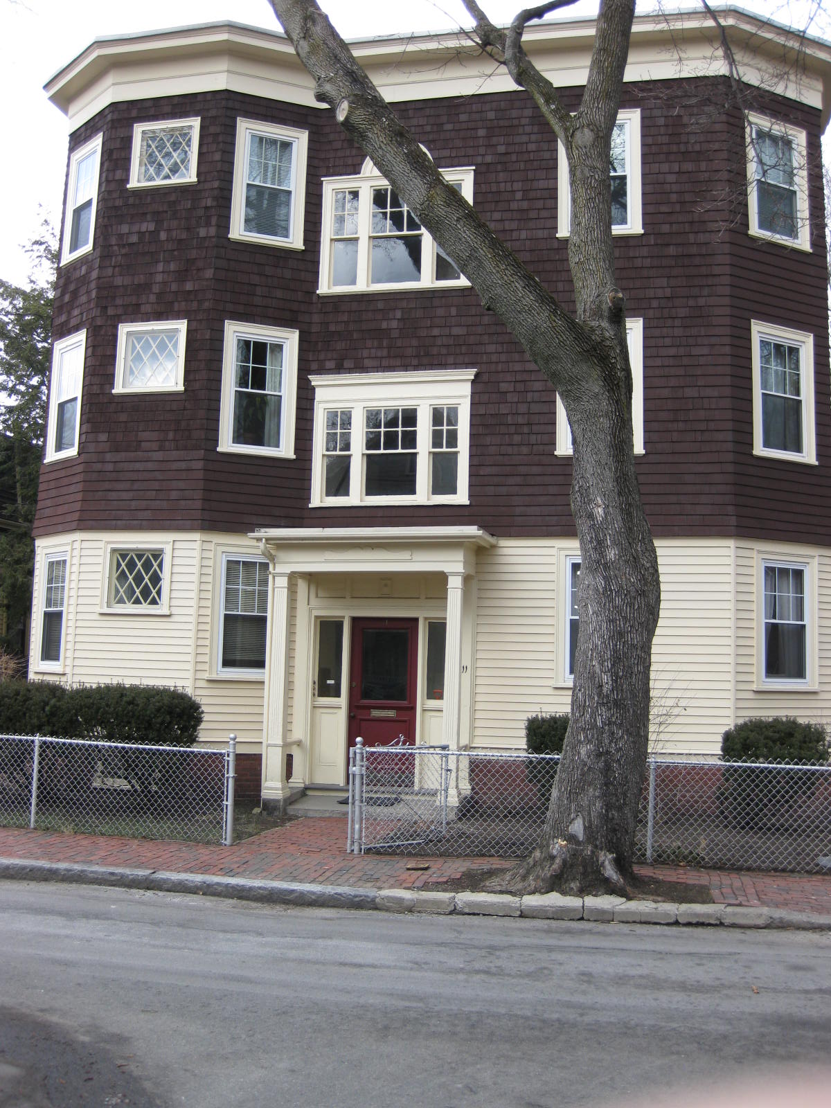 TripleDecker House Style ThreeFamily Houses in Cambridge Centers